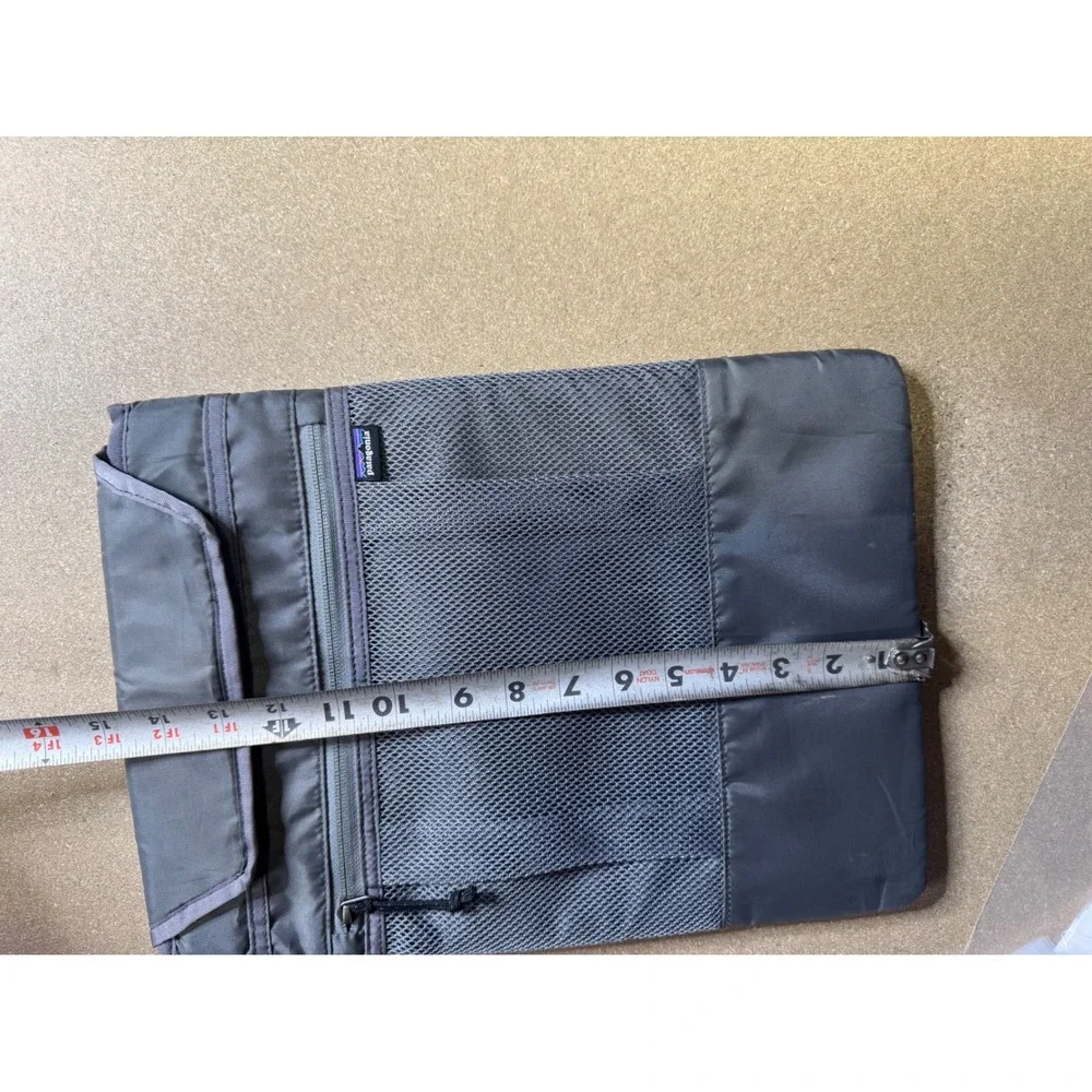 Patagonia Gray Padded Organizer Pouch‎ Tech Sleeve Laptop Tablet Pouch